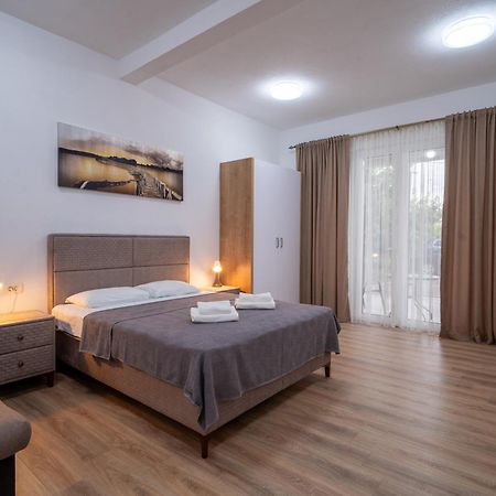 Dane Apartment Airport Podgorica Mitrovici  Exteriör bild