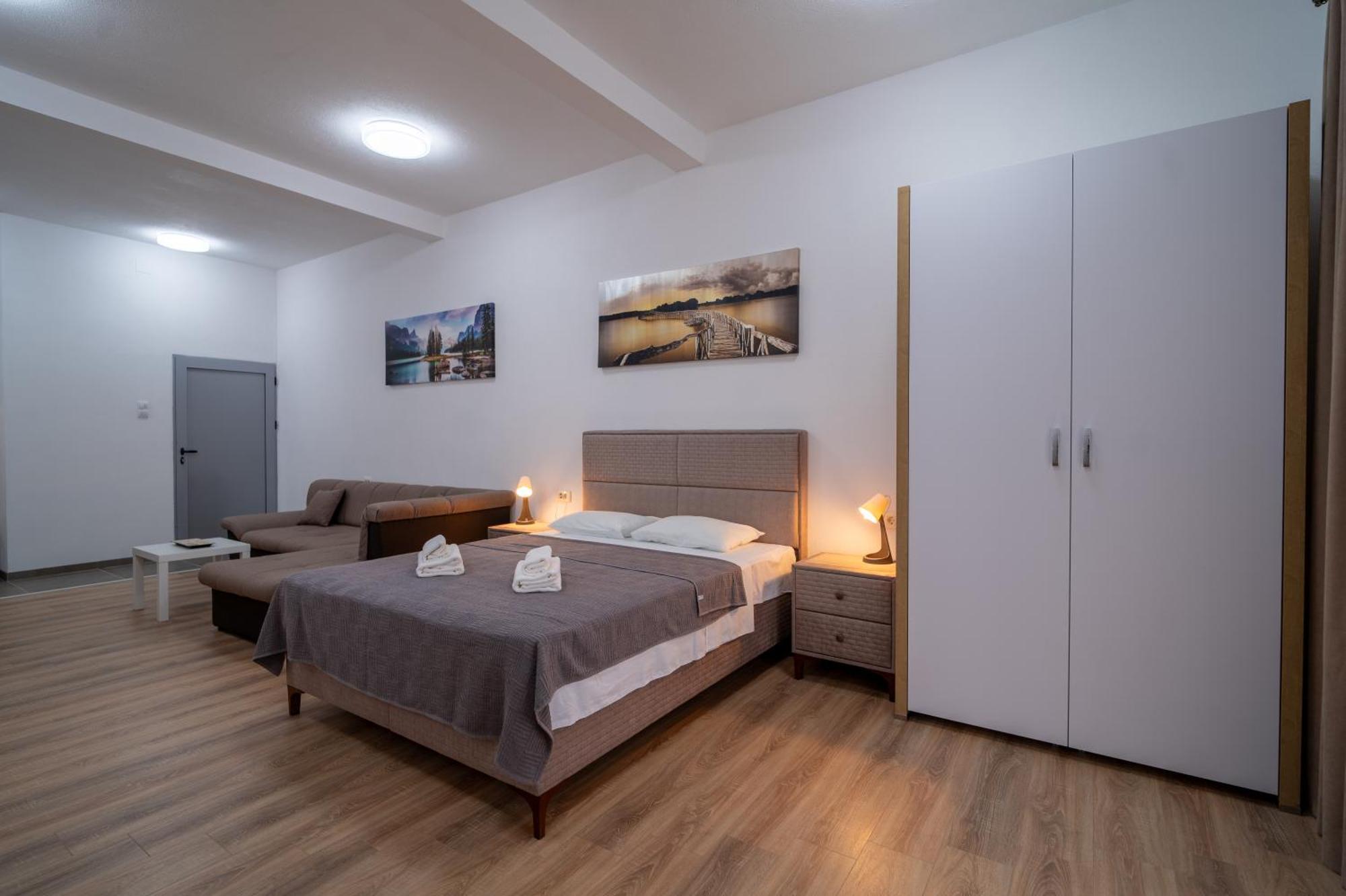 Dane Apartment Airport Podgorica Mitrovici  Exteriör bild