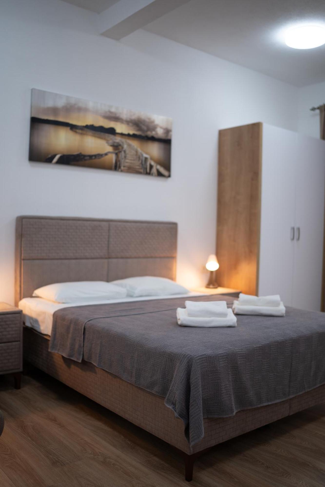 Dane Apartment Airport Podgorica Mitrovici  Exteriör bild