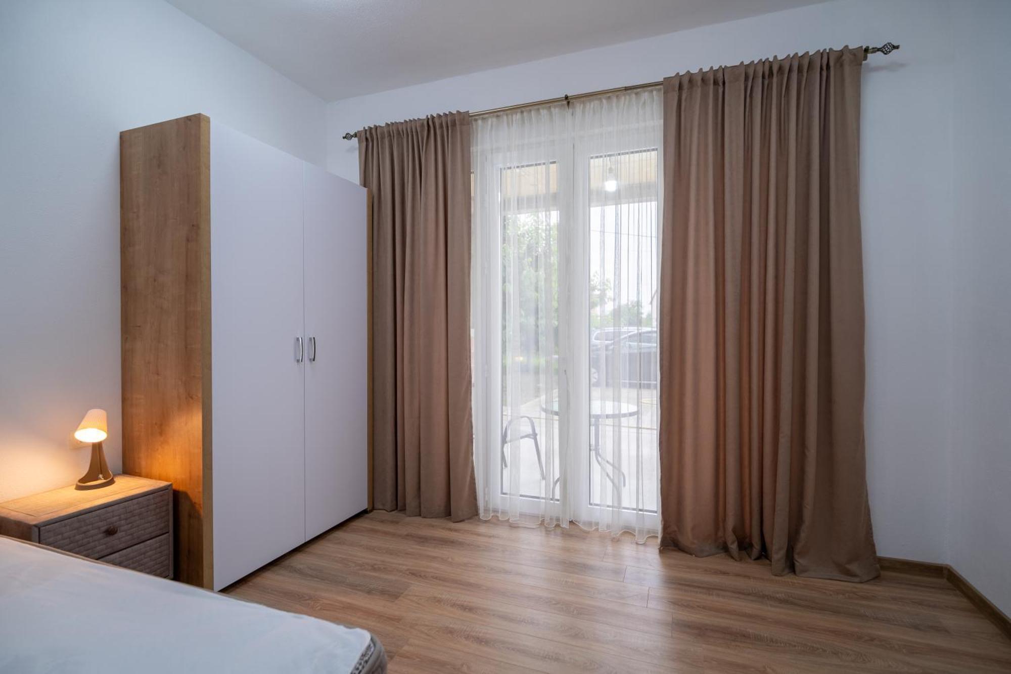 Dane Apartment Airport Podgorica Mitrovici  Exteriör bild