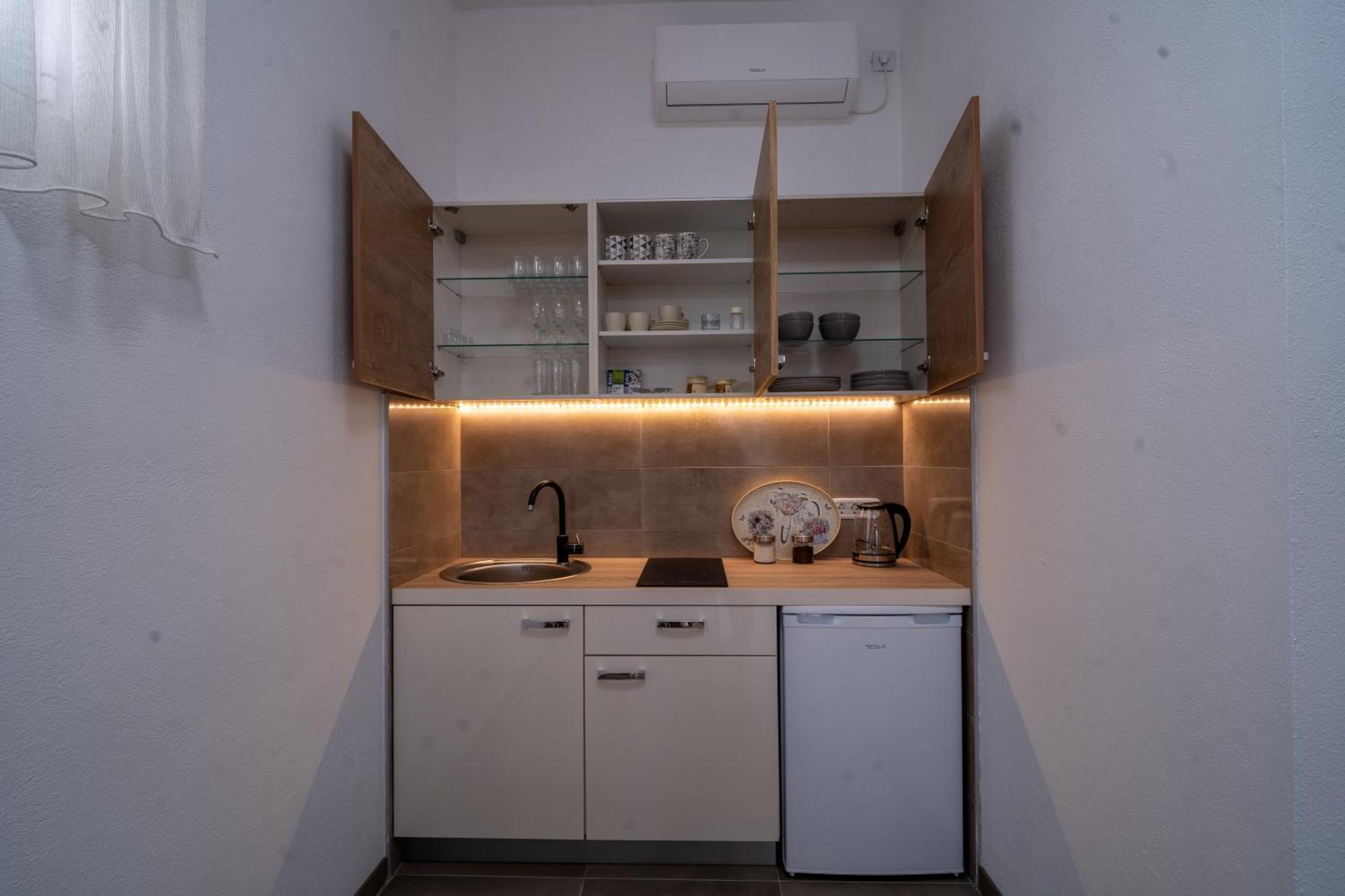 Dane Apartment Airport Podgorica Mitrovici  Exteriör bild